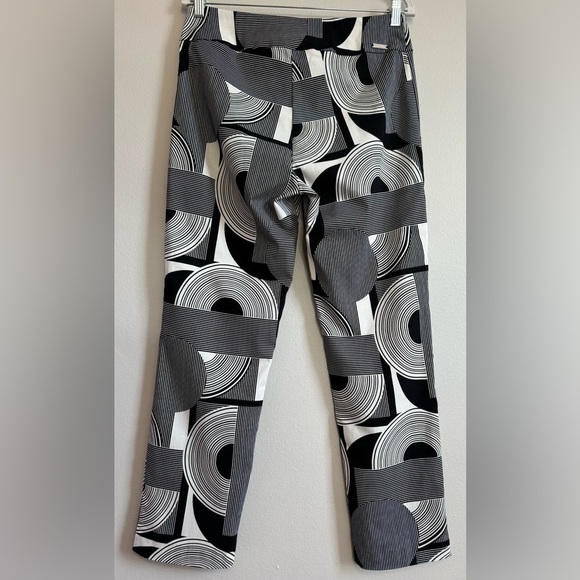 NWOT Joseph Ribkoff White Black Geometric Print
Millennium Cropped Pants Size 12 - Picture 3 of 7